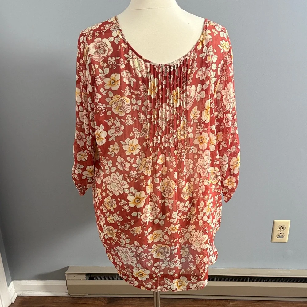 Torrid Floral Print Blouse in Red and Cream - Picture 4 of 7
